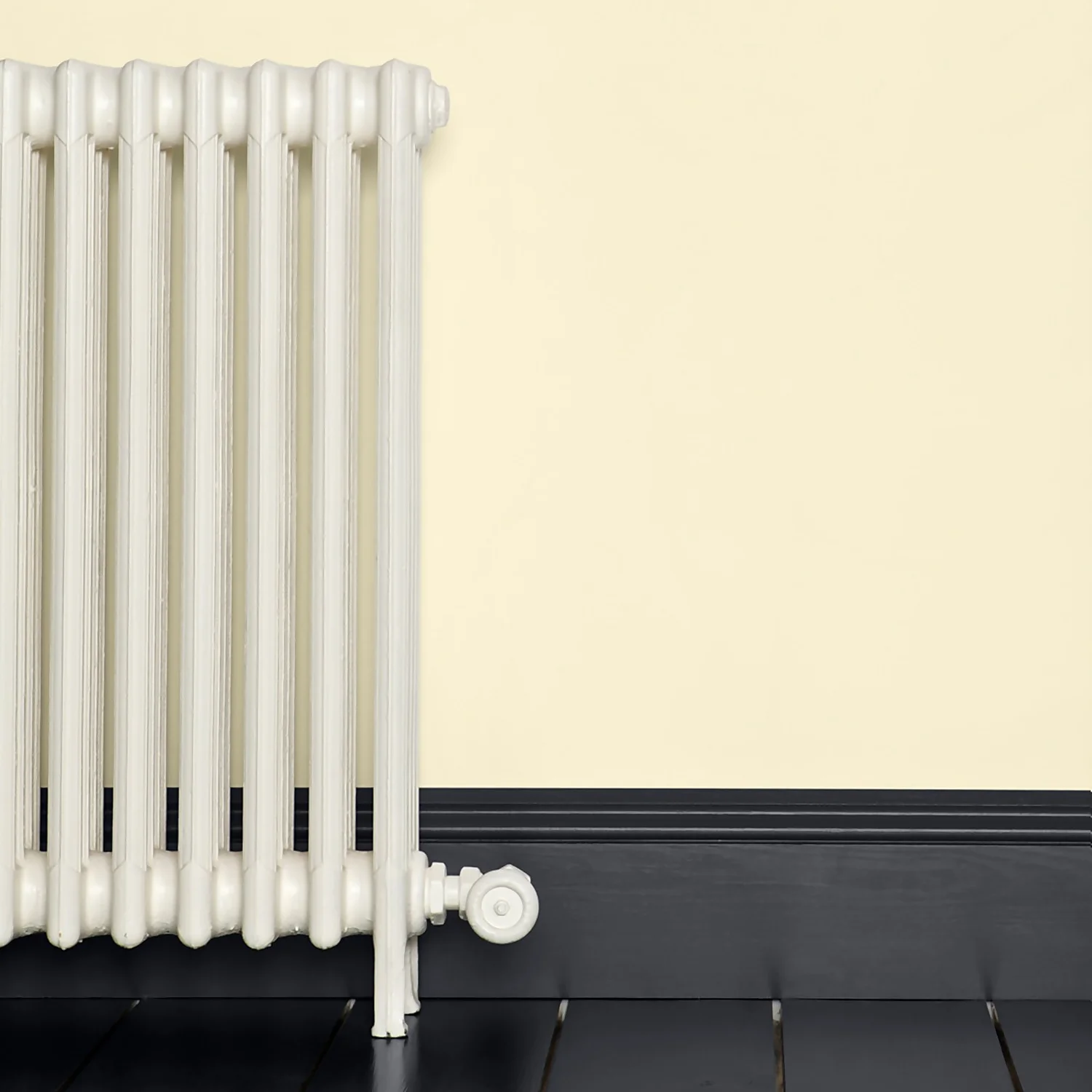 Farrow & Ball Estate Eggshell Paint Tallow - 750ml 4 Farrow & Ball Estate Eggshell Paint Tallow - 750ml - Image 2