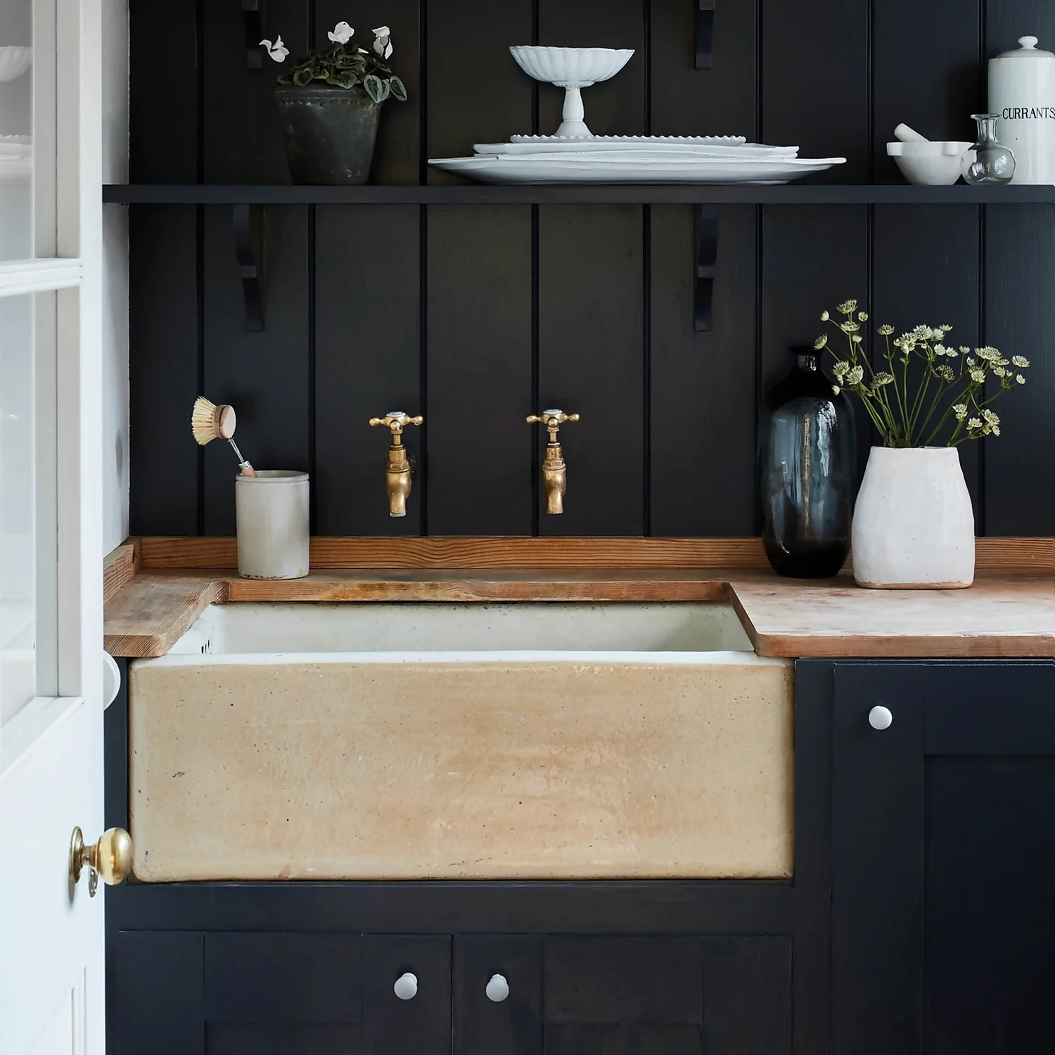 Farrow & Ball Estate Matt Emulsion Paint Railings - Tester 100ml 4 Farrow & Ball Estate Matt Emulsion Paint Railings - Tester 100ml - Image 2