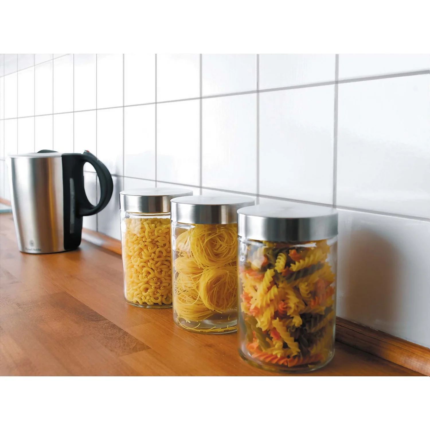 Ronseal One Coat Tile Paint White Gloss - 750ml 7 Ronseal One Coat Tile Paint White Gloss - 750ml - Image 5